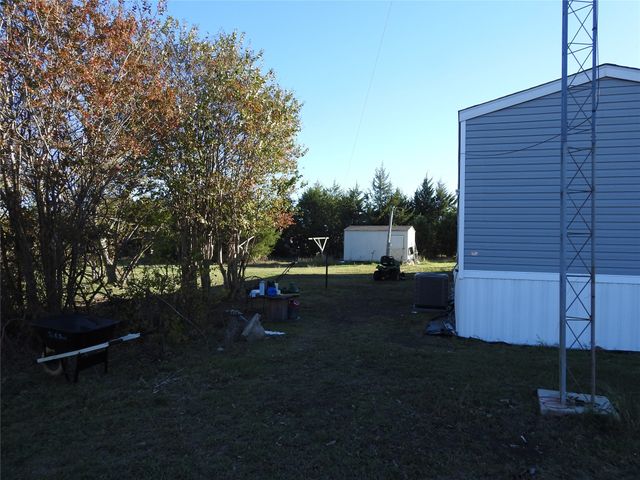 2096 Everheart Road, Bells, TX 75414