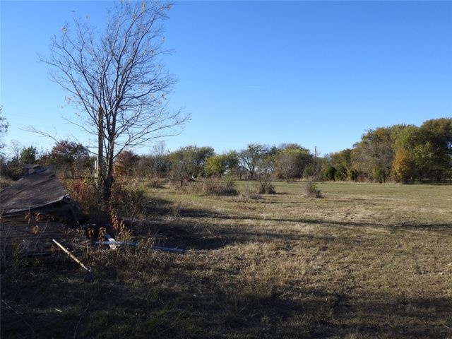 2096 Everheart Road, Bells, TX 75414