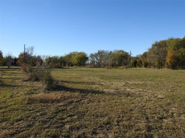 2096 Everheart Road, Bells, TX 75414