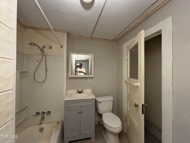 106 High Avenue, Coeburn, VA 24230