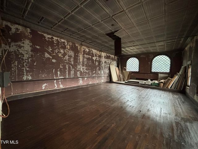 106 High Avenue, Coeburn, VA 24230