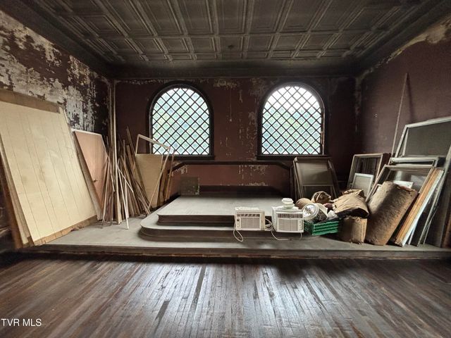 106 High Avenue, Coeburn, VA 24230