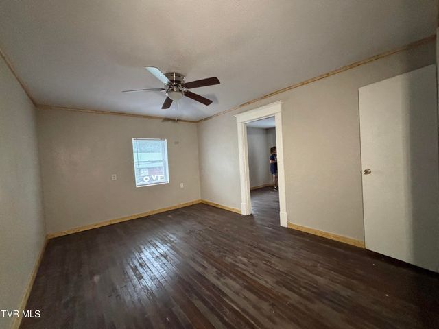 106 High Avenue, Coeburn, VA 24230