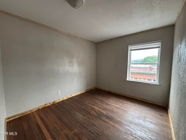 106 High Avenue, Coeburn, VA 24230