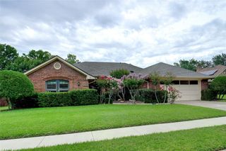 1301 Medford Drive, Bedford, TX 76021
