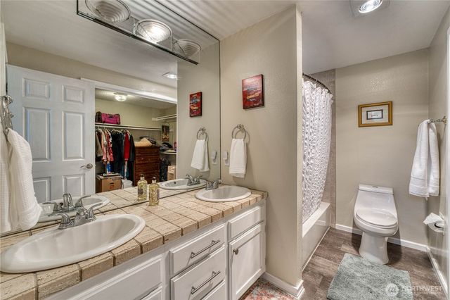 972 9th Circle, Fox Island, WA 98333