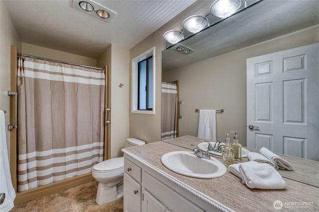 972 9th Circle, Fox Island, WA 98333