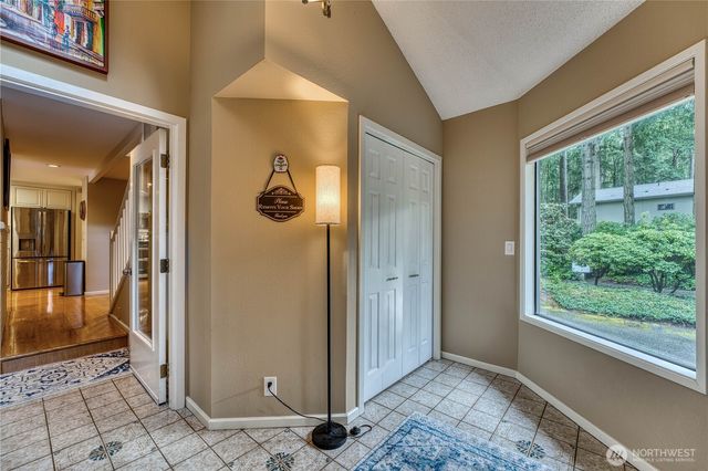 972 9th Circle, Fox Island, WA 98333