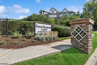 390 Victoria Drive 390, Bridgewater Twp., NJ 08807