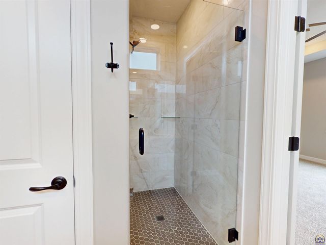 2628 SW Sherwood Park DR, Topeka, KS 66614