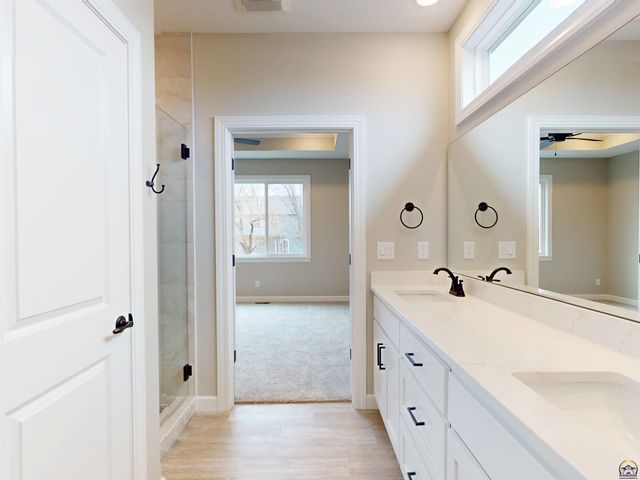 2628 SW Sherwood Park DR, Topeka, KS 66614