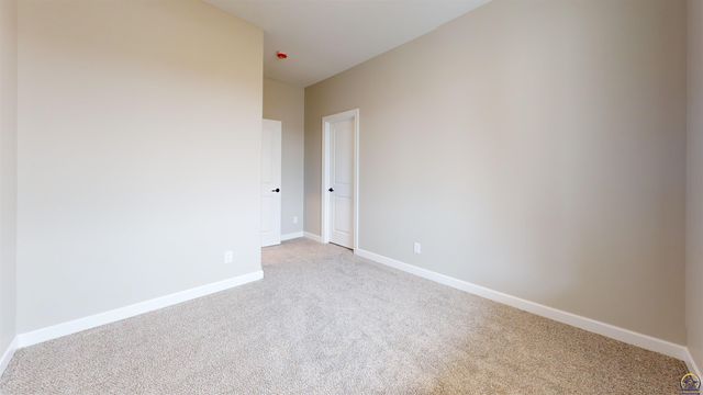 2628 SW Sherwood Park DR, Topeka, KS 66614