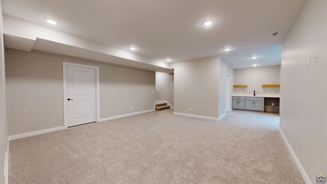 2628 SW Sherwood Park DR, Topeka, KS 66614