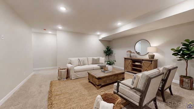 2628 SW Sherwood Park DR, Topeka, KS 66614