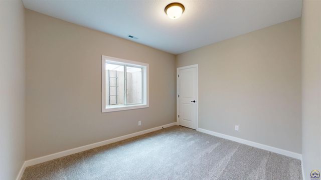 2628 SW Sherwood Park DR, Topeka, KS 66614