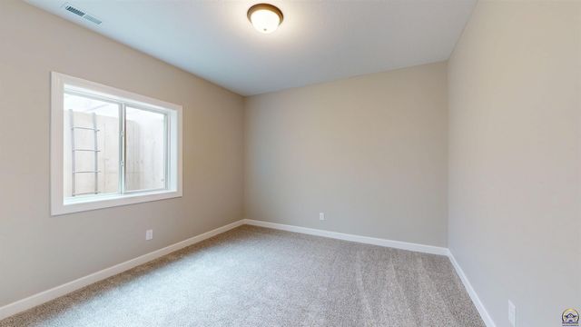 2628 SW Sherwood Park DR, Topeka, KS 66614