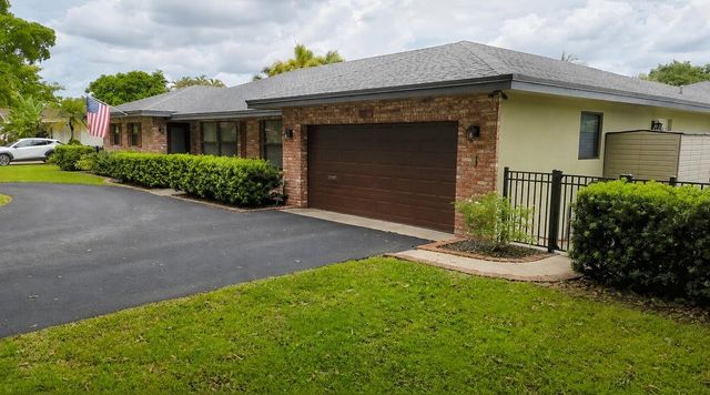 820 NW 73rd Terrace, Plantation, FL 33317