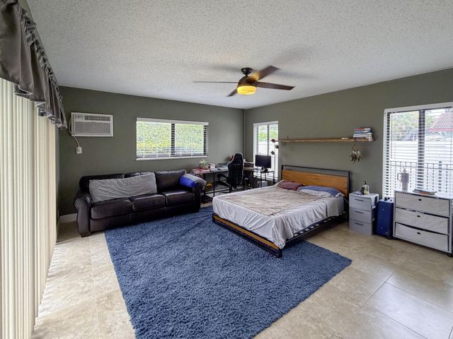 820 NW 73rd Terrace, Plantation, FL 33317