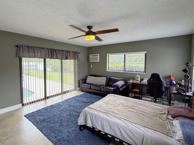 820 NW 73rd Terrace, Plantation, FL 33317