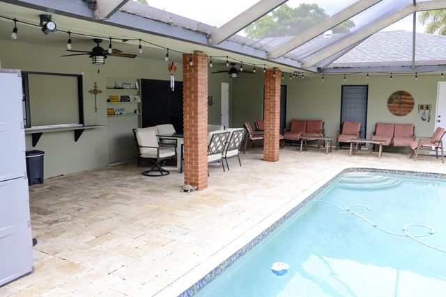 820 NW 73rd Terrace, Plantation, FL 33317