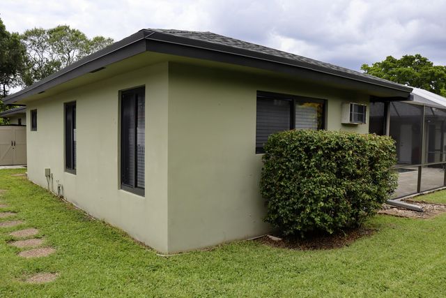 820 NW 73rd Terrace, Plantation, FL 33317