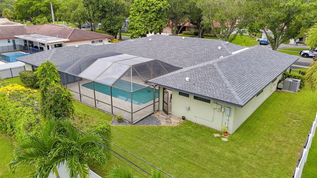 820 NW 73rd Terrace, Plantation, FL 33317