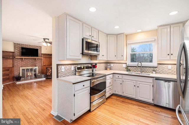 1309 ROCK CHAPEL RD, Herndon, VA 20170