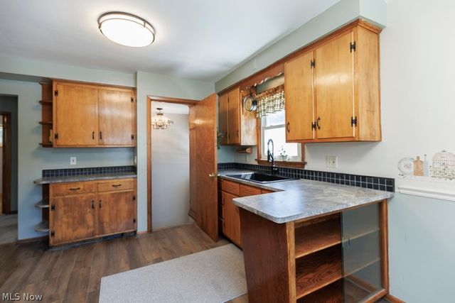810 E Broad Street, Elyria, OH 44035