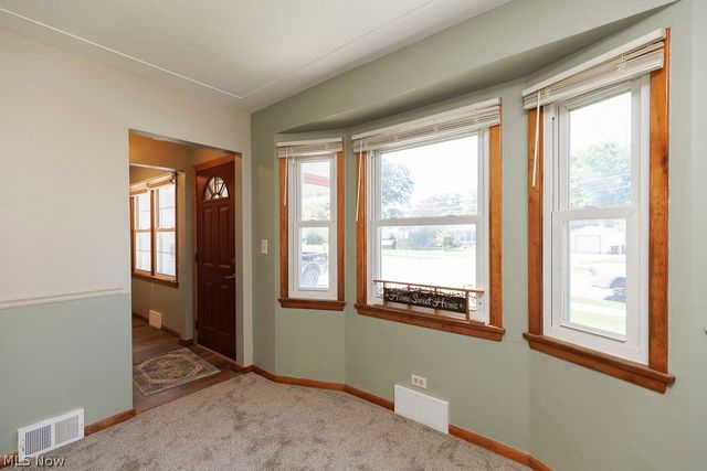 810 E Broad Street, Elyria, OH 44035