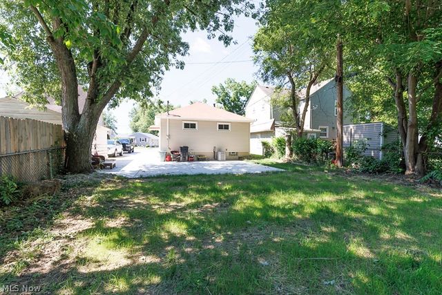 810 E Broad Street, Elyria, OH 44035