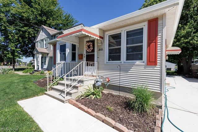 810 E Broad Street, Elyria, OH 44035