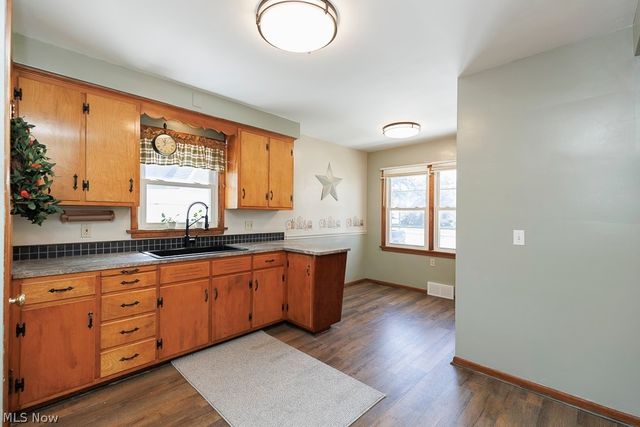 810 E Broad Street, Elyria, OH 44035