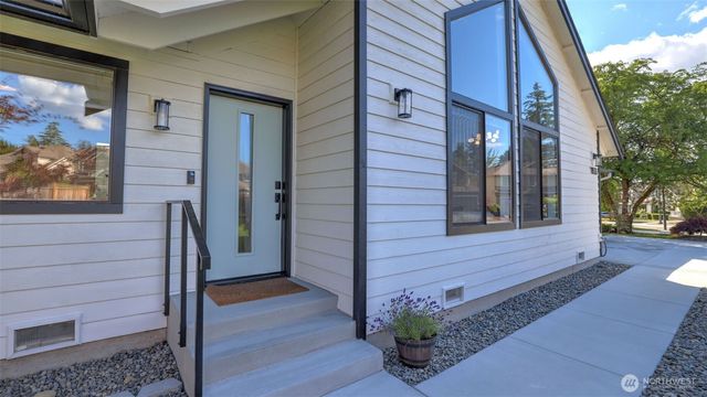 11533 SE 85th Lane, Newcastle, WA 98056