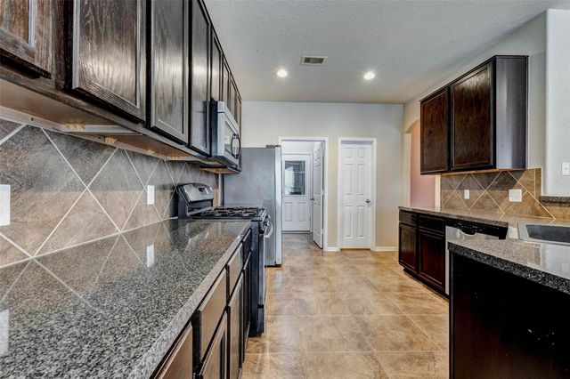 7638 Alum Lane, Baytown, TX 77521
