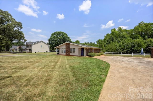6010 Pleasant Grove Road, Charlotte, NC 28216