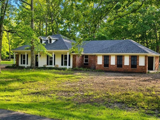 7500 Dolphin Drive, Pine Bluff, AR 71603
