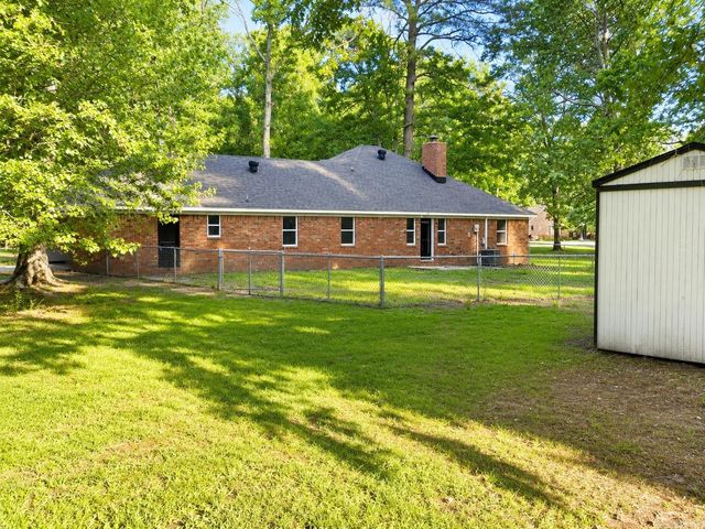 7500 Dolphin Drive, Pine Bluff, AR 71603