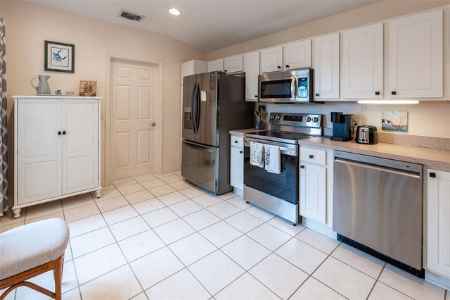 15384 SW 14TH AVENUE ROAD, Ocala, FL 34473