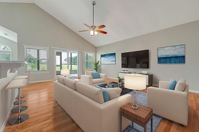 901 Shalimar Cove, Shalimar, FL 32579