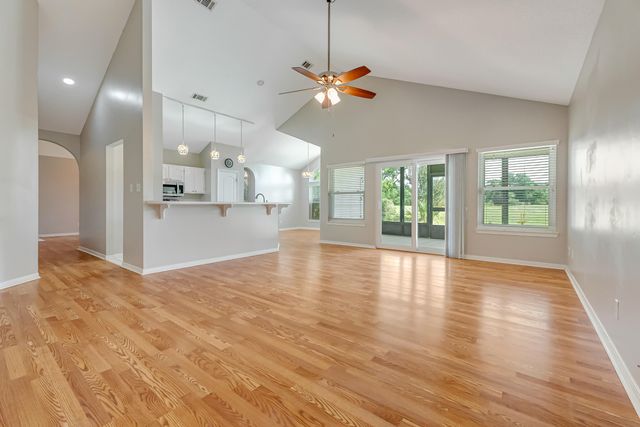 901 Shalimar Cove, Shalimar, FL 32579