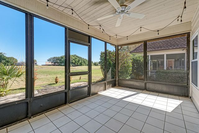 901 Shalimar Cove, Shalimar, FL 32579