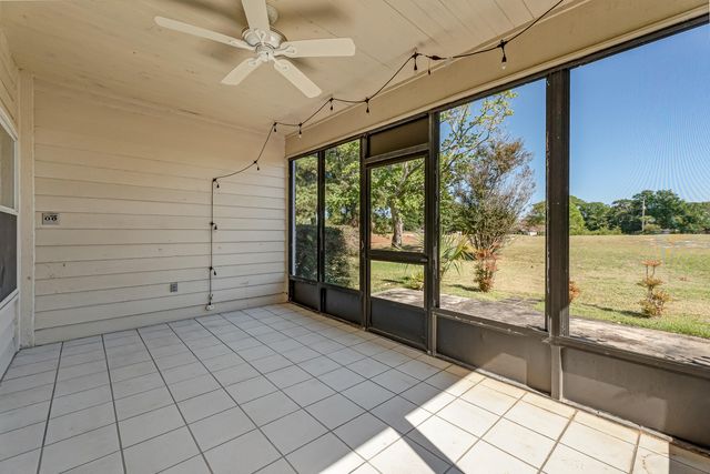 901 Shalimar Cove, Shalimar, FL 32579