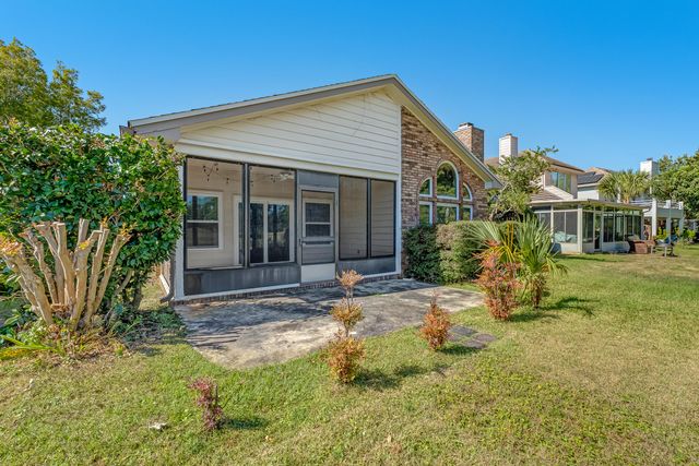 901 Shalimar Cove, Shalimar, FL 32579