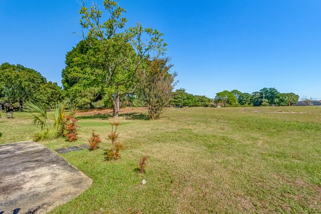 901 Shalimar Cove, Shalimar, FL 32579