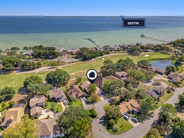 901 Shalimar Cove, Shalimar, FL 32579