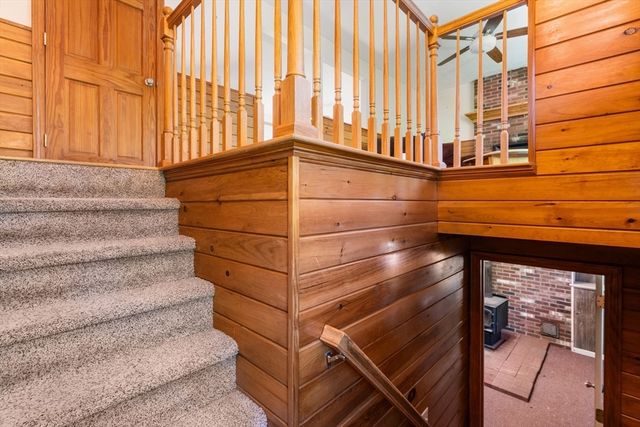 11 Ashworth Dr, Oxford, MA 01537