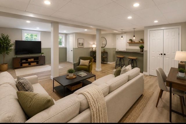 11 Ashworth Dr, Oxford, MA 01537