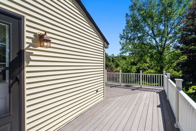 11 Ashworth Dr, Oxford, MA 01537