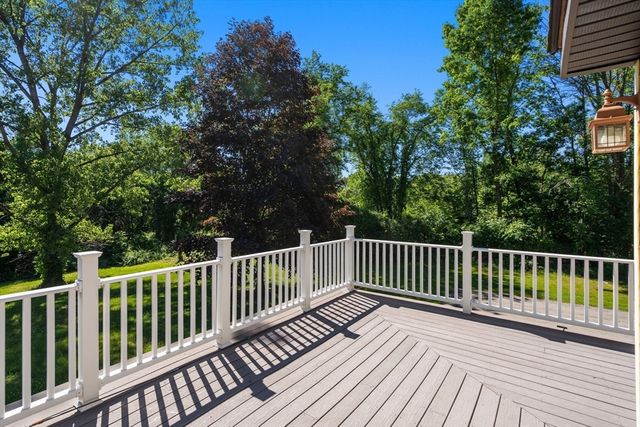 11 Ashworth Dr, Oxford, MA 01537