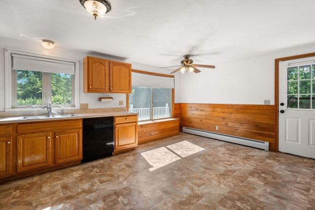 11 Ashworth Dr, Oxford, MA 01537
